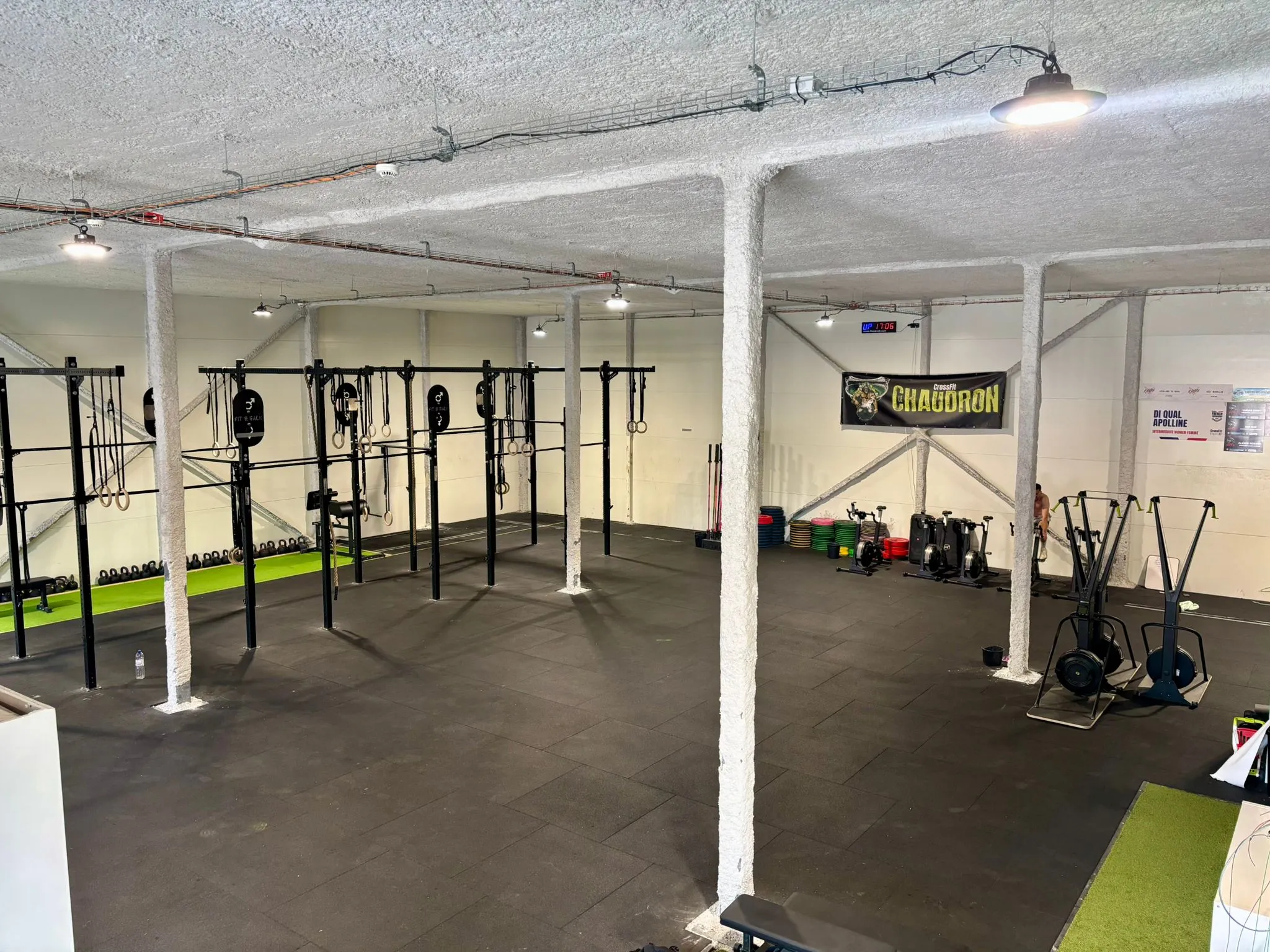CrossFit® Le Chaudron — vue depuis l'escalier